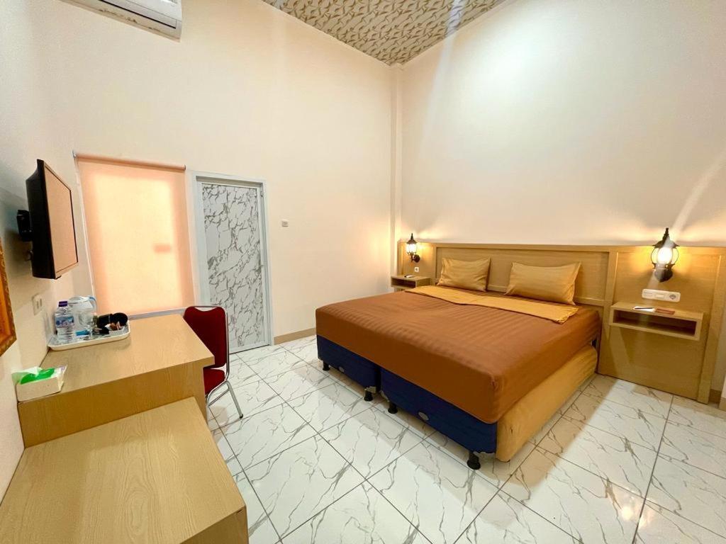 Grand Town Hotel Mandai Makassar Exterior photo