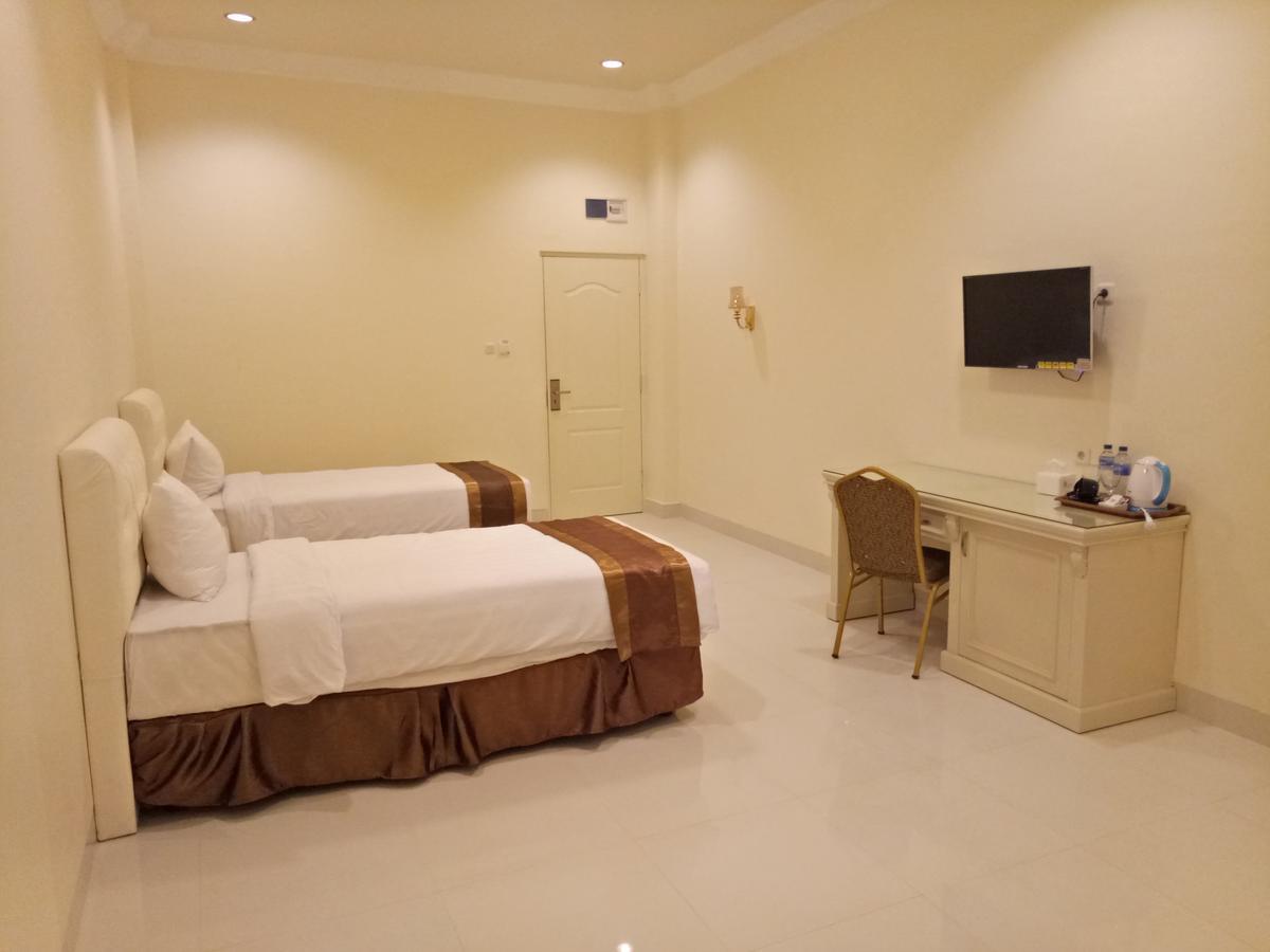 Grand Town Hotel Mandai Makassar Exterior photo