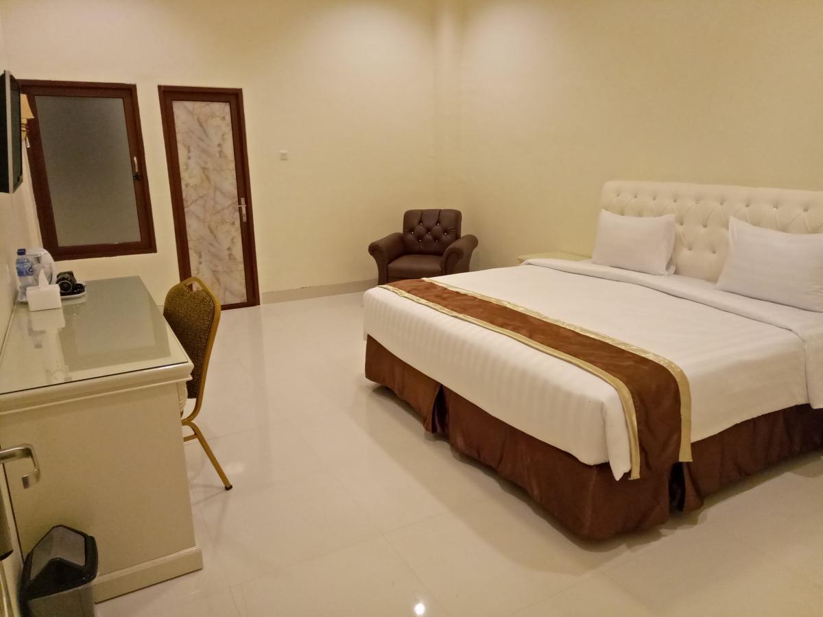 Grand Town Hotel Mandai Makassar Exterior photo