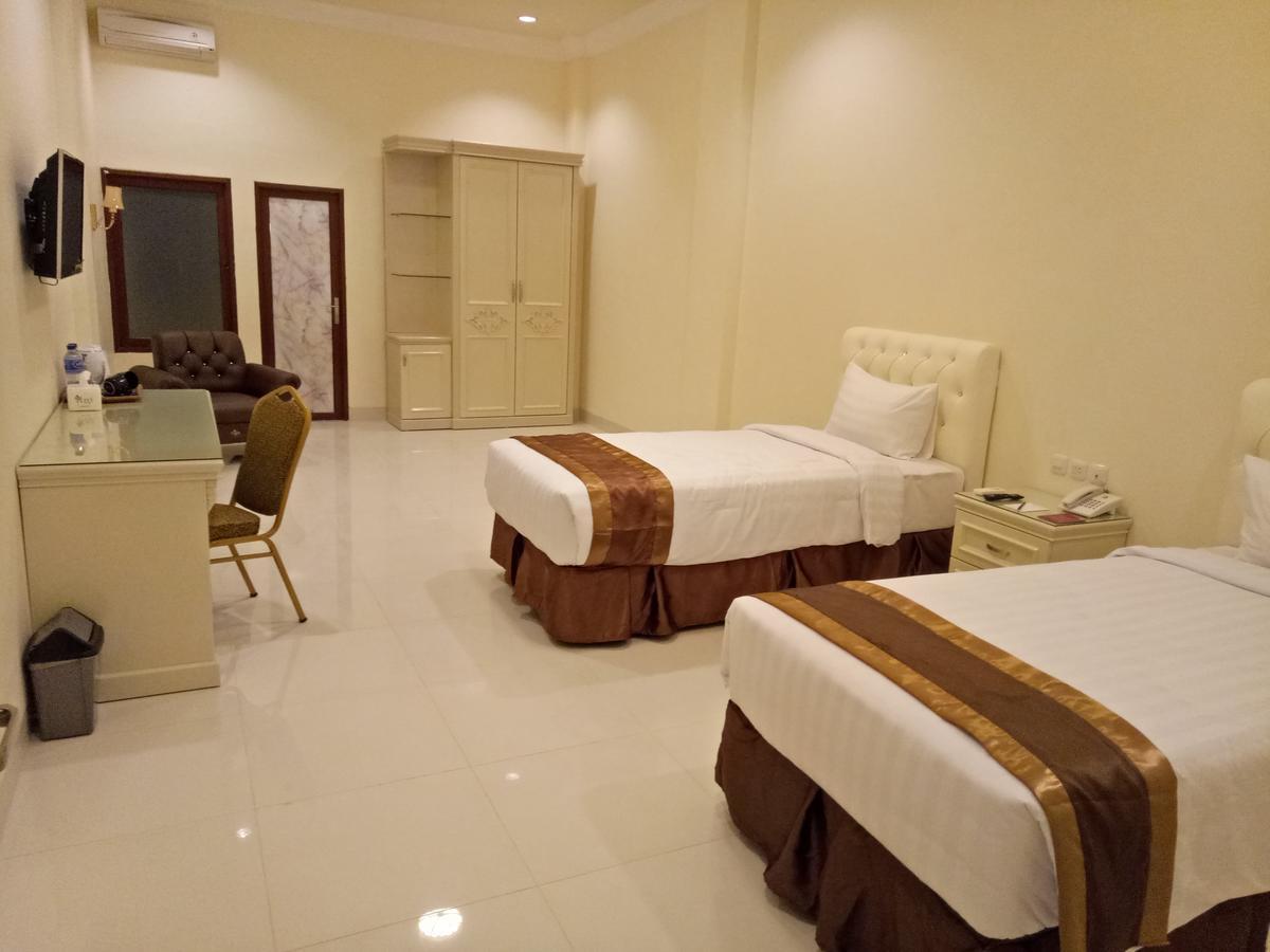 Grand Town Hotel Mandai Makassar Exterior photo